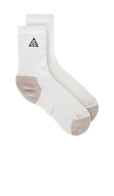 Nike Crew Socks In Neutral