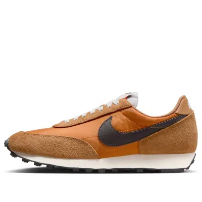Nike Daybreak 'flax And Monarch'