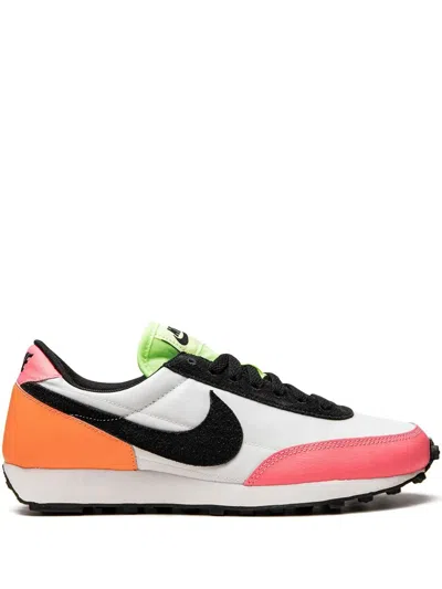 Nike Daybreak Low-top Sneakers In White
