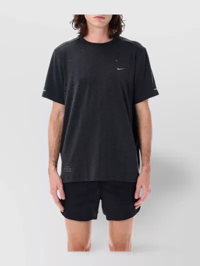 NIKE DIVISION RUN PERFORATED T-SHIRT