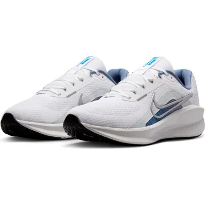 Nike Downshifter 13 Running Shoe In White/metallic Silver/slate