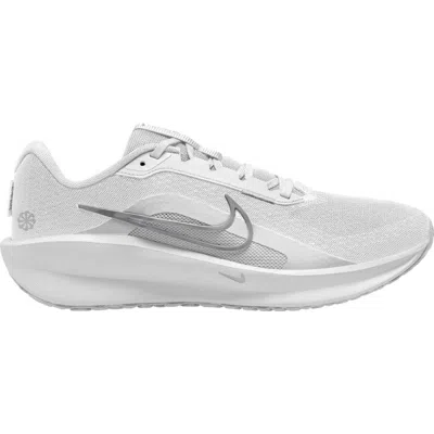 Nike Downshifter 13 Running Shoe In White/wolf Grey