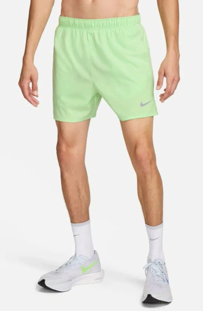 NIKE DRI-FIT CHALLENGER 5-INCH BRIEF LINED SHORTS