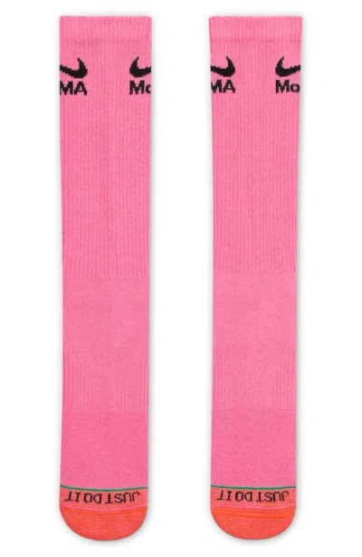Nike Dri-fit Cushioned Cotton Blend Crew Socks In Pink
