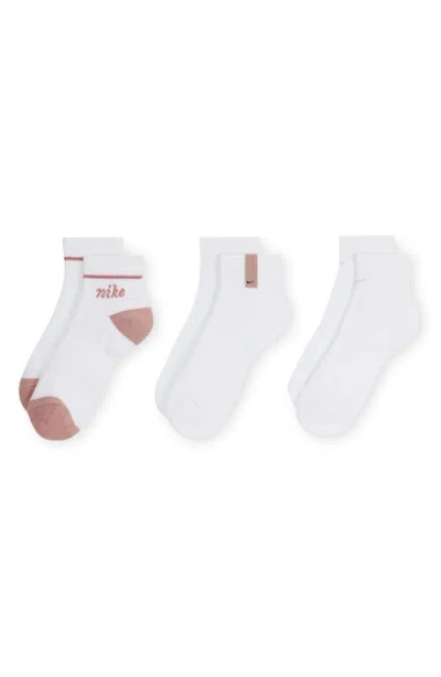 Nike Dri-fit Everyday Plus 3-pack Ankle Socks In White
