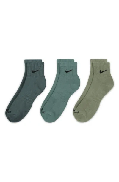 Nike Dri-fit Everyday Plus 3-pack Cushioned Training Ankle Socks In Multi
