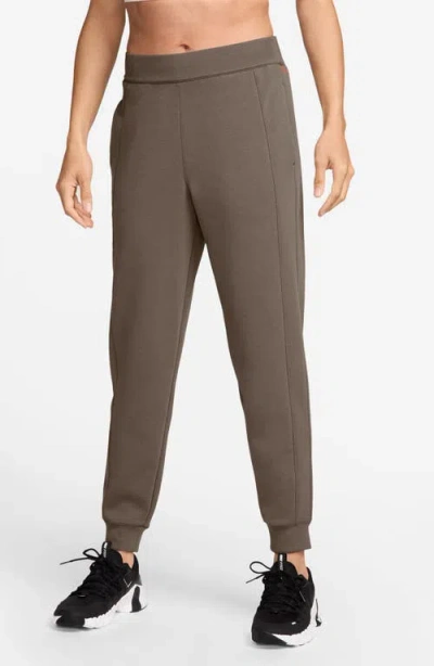Nike Dri-fit Mid-rise Joggers In Mink Brown/mink Brown