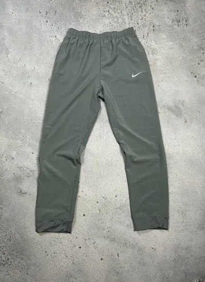 Pre-owned Nike Dri-fit Pants In Grey