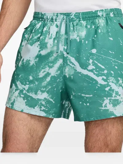 Nike Dri-fit Run Division Shorts In Green