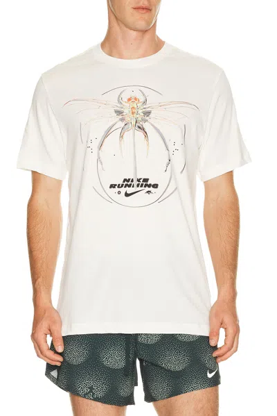 NIKE DRI-FIT RUNNING T-SHIRT
