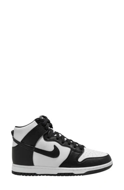 Nike Dunk Hi Basketball Sneaker In White/black