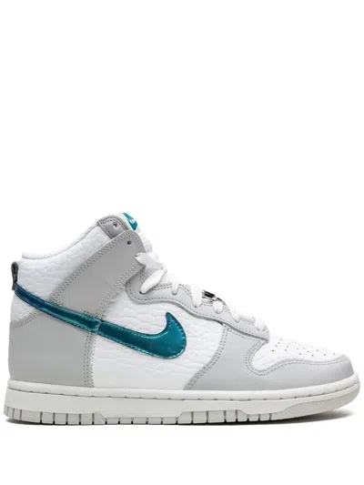 Nike Dunk High Sneakers In White