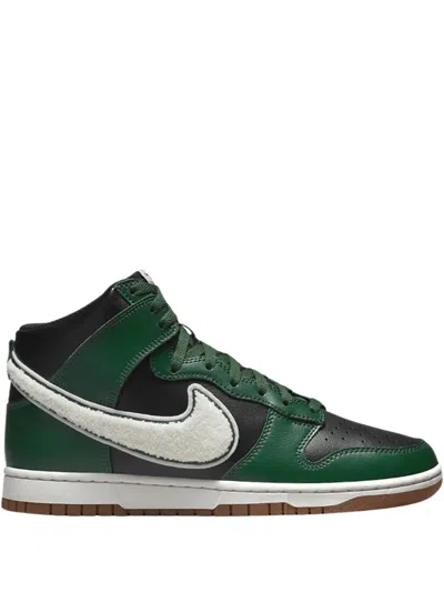 Nike Dunk High Trainers In Green