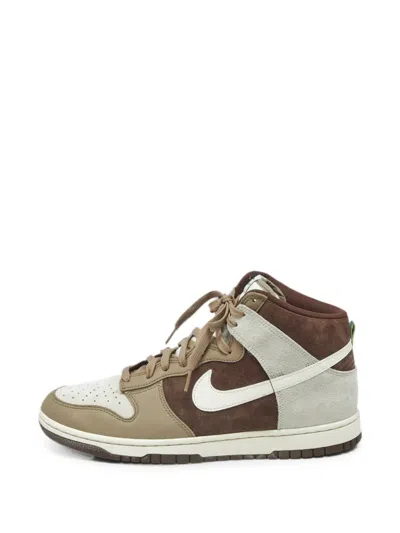Pre-owned Nike Dunk High-top Sneakers In Neutral