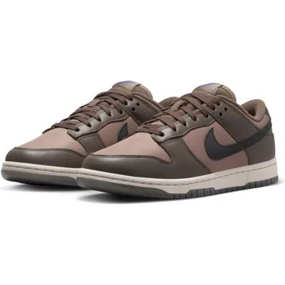 Nike Dunk Low Basketball Sneaker In Ironstone/anthracite/mink