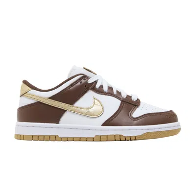 Pre-owned Nike Dunk Low Gs 'cacao Wow Metallic Gold | Brown | Kid's Size 4