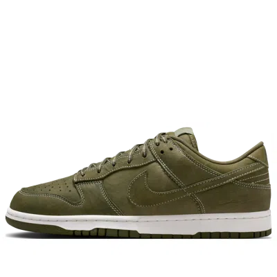 Nike Dunk Low Sneakers In Green