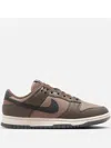 Nike Dunk Low Basketball Sneaker In 褐色