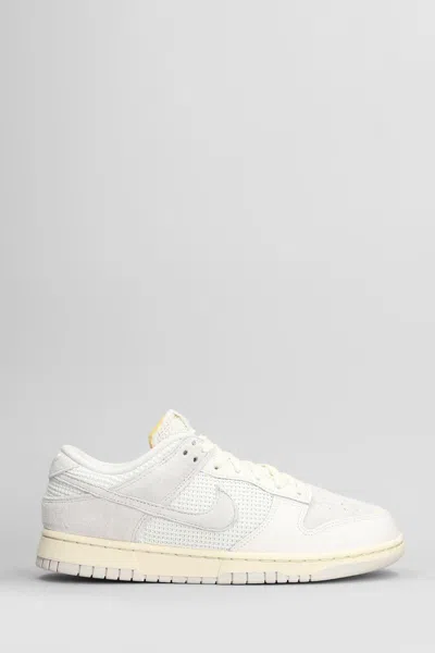Nike Dunk Low  In White