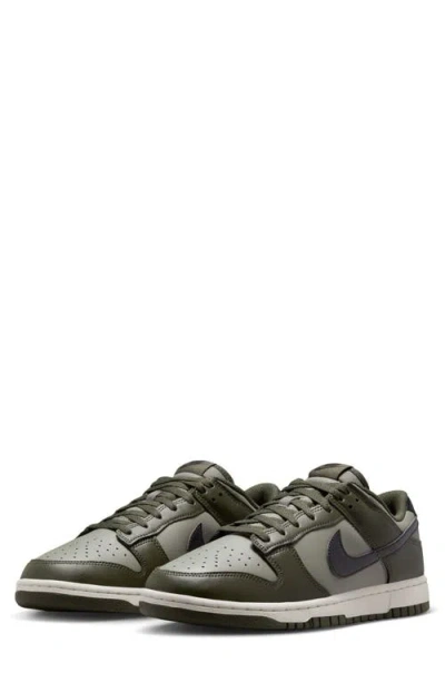 NIKE NIKE DUNK LOW RETRO BASKETBALL SNEAKER