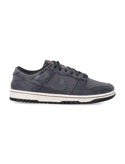 Nike Low Retro Prm Sneakers In Black