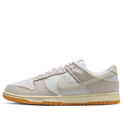 Nike Dunk Low Se Sneakers In Neutral