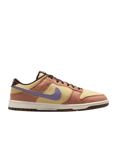 Nike Dunk Low Se Basketball Sneaker In Brown