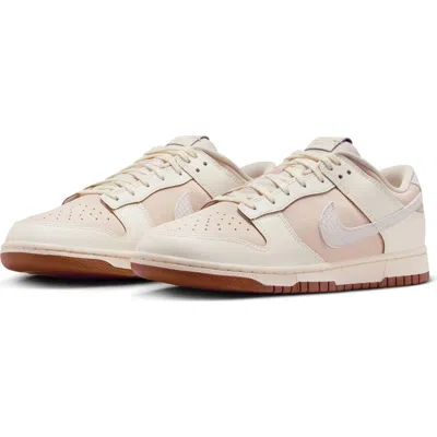 NIKE NIKE DUNK LOW SE BASKETBALL SNEAKER