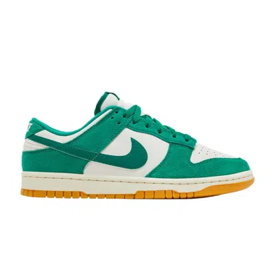 Pre-owned Nike Dunk Low Se 'malachite Gum' In Green