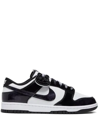 Nike Dunk Low Se Panda Sneakers In White