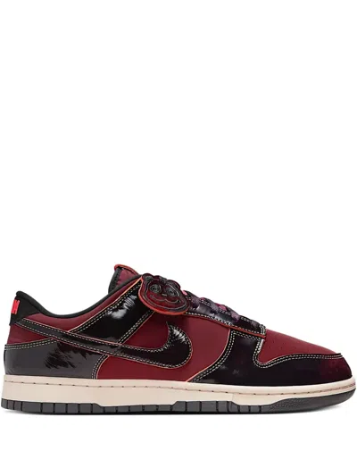 NIKE DUNK LOW SE "RED PANDA" SNEAKERS