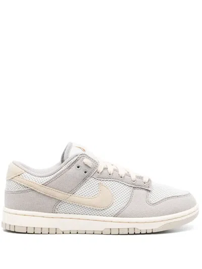 Nike Dunk Low Sneakers