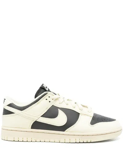 Nike Dunk Low Sneakers