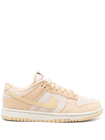 Nike Dunk Low Sneakers