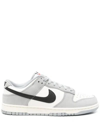 Nike Dunk Low Sneakers In White
