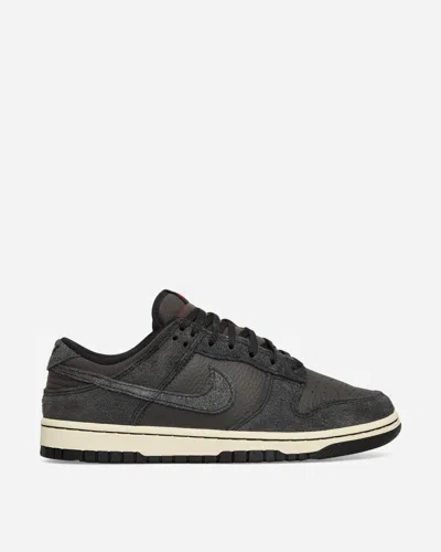 NIKE DUNK LOW SNEAKERS