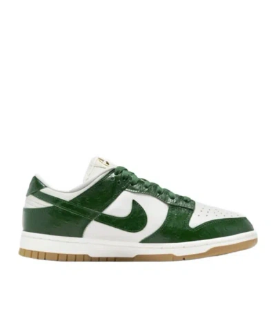 Nike Dunk Low Sneakers In Green