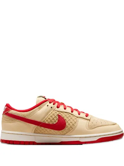 NIKE DUNK LOW "STRAWBEYY WAFFLE" SNEAKERS