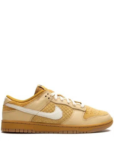 Nike Dunk Low "waffle" Sneakers In Neutrals