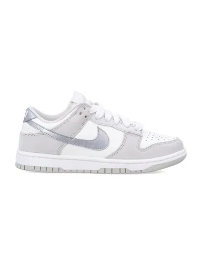 Nike Dunk Low Retro Sneakers In White