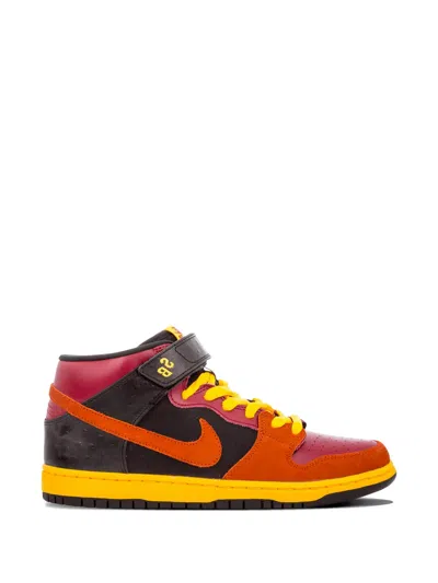 Nike Dunk Mid Pro Sb Sneakers In Black
