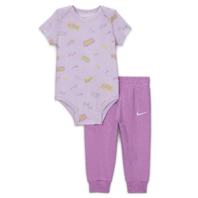 NIKE E1D1 BABY SHORT SLEEVE BODYSUIT AND PANTS SET,1015782559