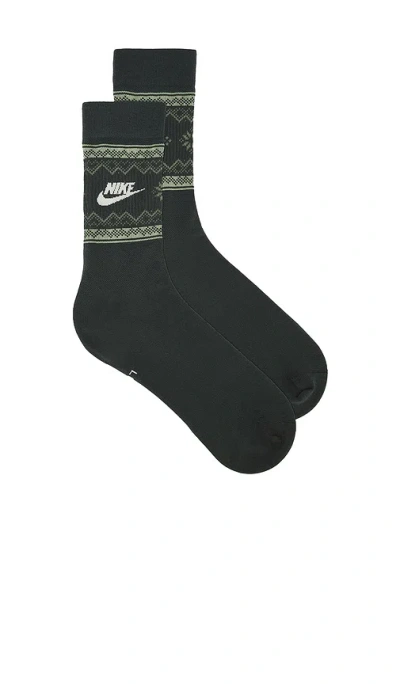 Nike Essential Crew Socks In Vintage Green  Oil Green  & Coconut Milk