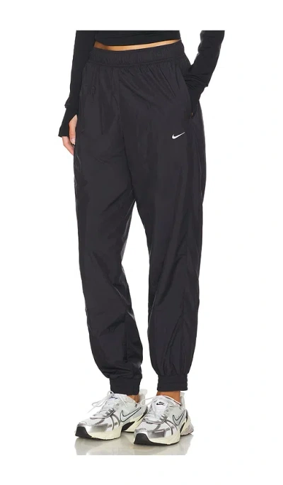 NIKE ESSENTIAL JOGGER
