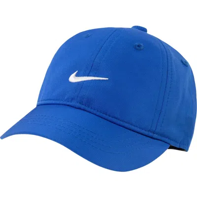 Nike Essentials Dri-fit Baseball Cap In Blue