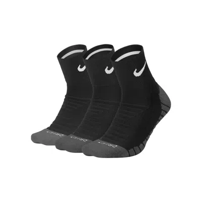 Nike Everyday Max Cushioned Ankle Socks (3 Pairs) In Black
