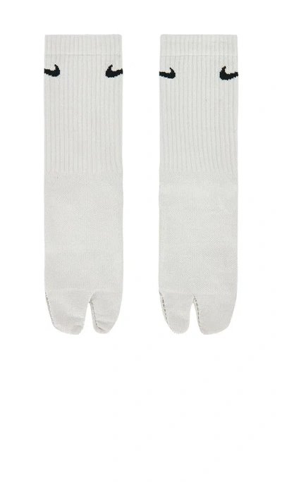 Nike Everyday Plus Lightweight Crew Tabi Sock In Light Bone & Black