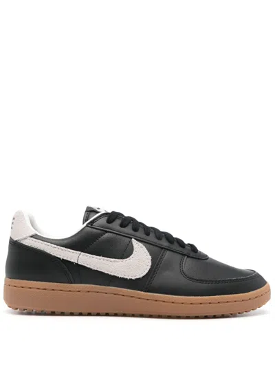 Nike Field General 82 Sp Sneakers In White