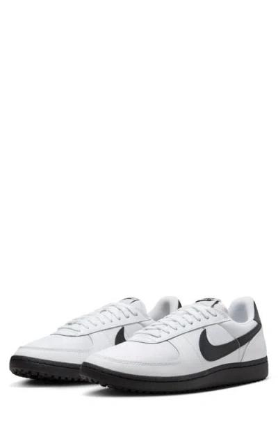 Nike Field General Sneaker