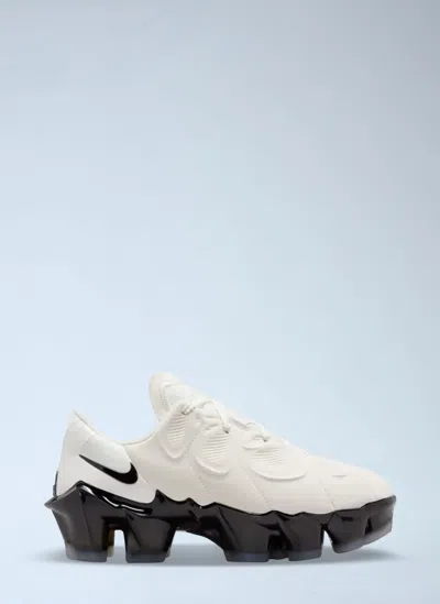 Nike First Sight Mirage In White